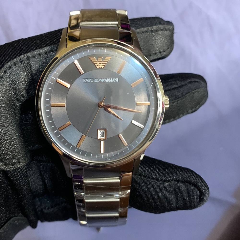 Emporio Armani Men Dress Watch (Model: AR11179) New without box